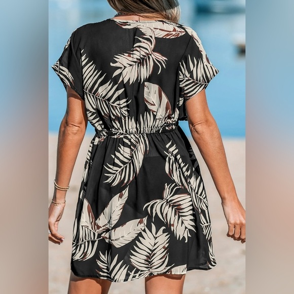 NWT Cupshe Women's Bikini Cover Up Beach Dress Palm Leave Print Size Medium - Picture 3 of 8